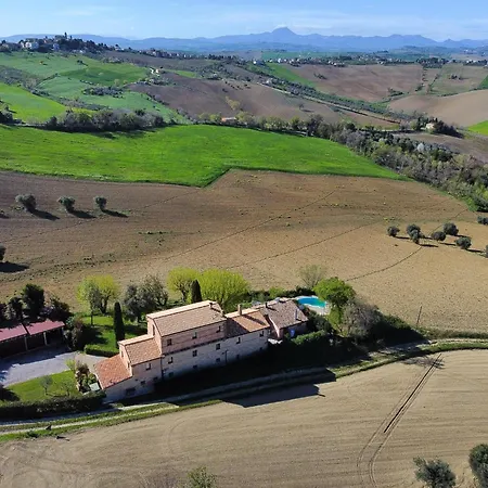 Splendida Villa Con Piscina E Sauna, Belvedere Ostrense Villa