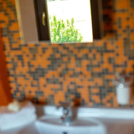 Splendida Villa Con Piscina E Sauna, Belvedere Ostrense *