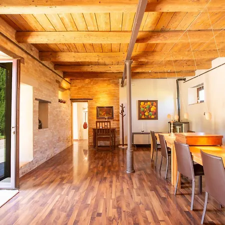 Splendida Villa Con Piscina E Sauna, Belvedere Ostrense Villa *