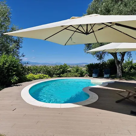 Splendida Villa Con Piscina E Sauna, Belvedere Ostrense