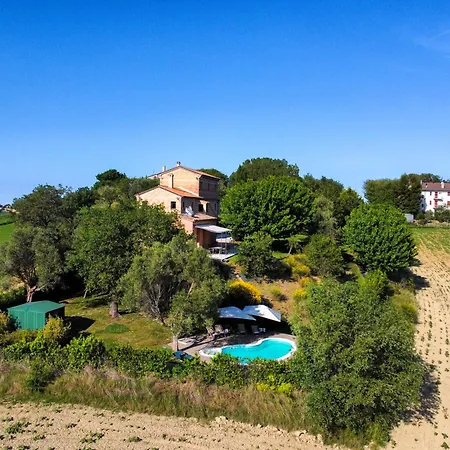 Splendida Villa Con Piscina E Sauna, Belvedere Ostrense