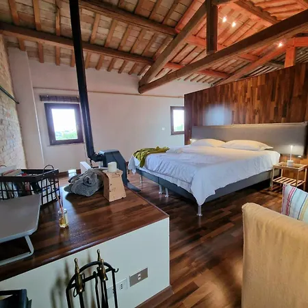 Villa Splendida Villa Con Piscina E Sauna, Belvedere Ostrense